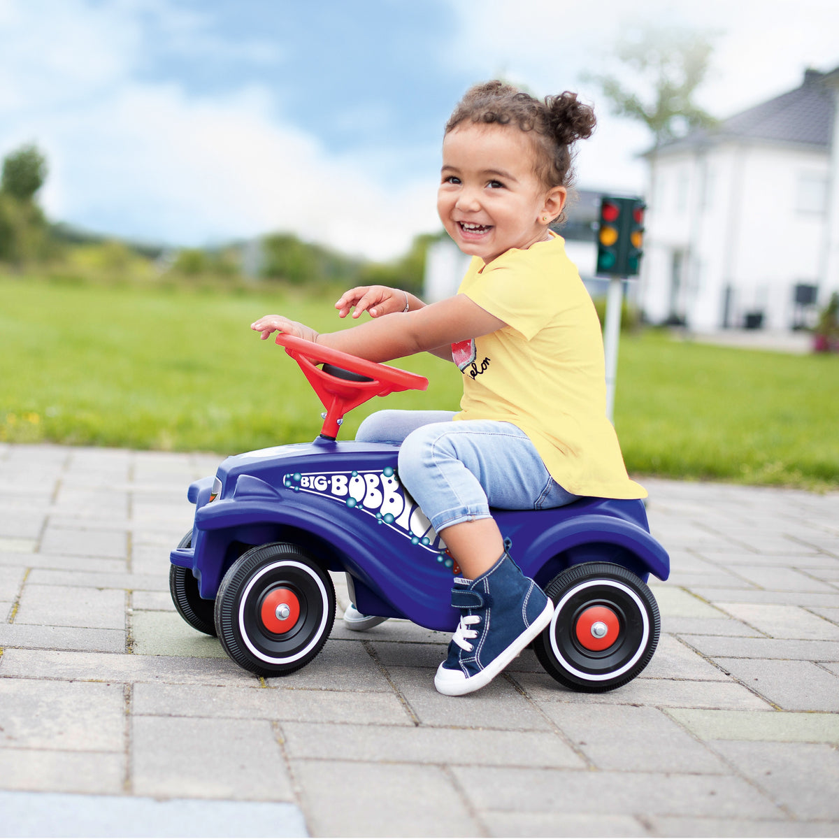BIG Bobby Car Classic dolphin – contoured seat for sitting or kneeling