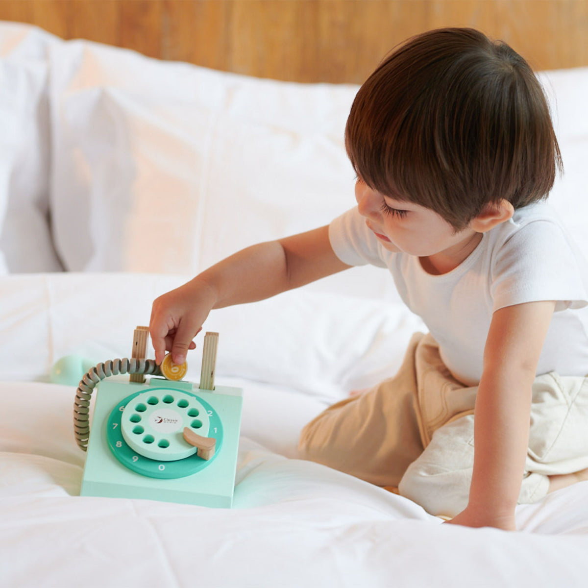Classic World retro toy phone for kids aged 3 and up