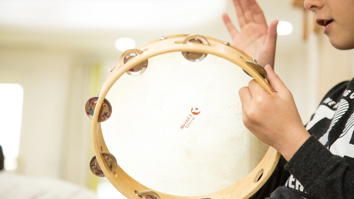 Classic World EDU tambourine – child playing