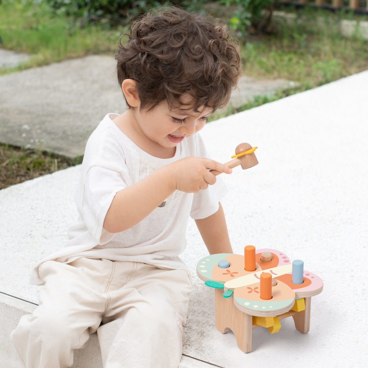 Classic World butterfly pound-a-peg – butterfly stand