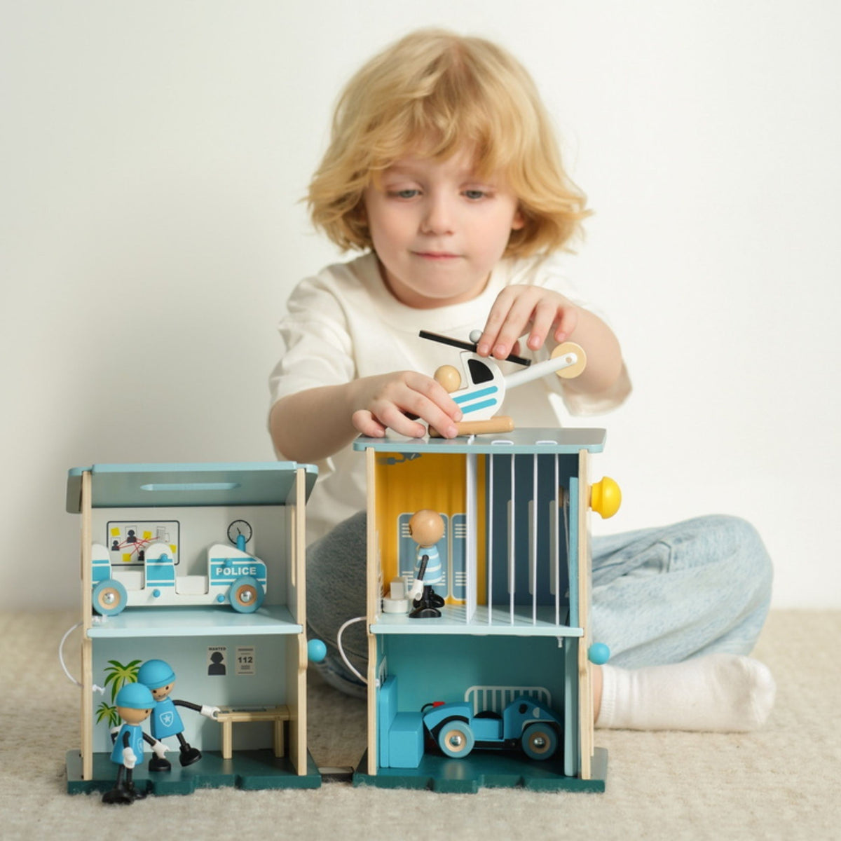 Classic World police station – station with cell