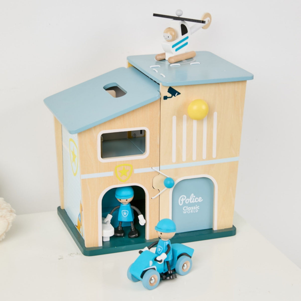 Classic World police station – police cars and helicopter