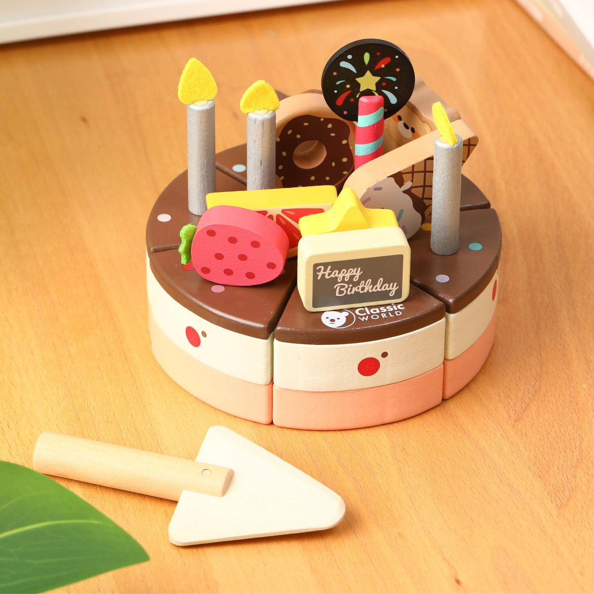 Classic World koka dzimšanas dienas torte – rotājumi: saldējums, augļi, lauva