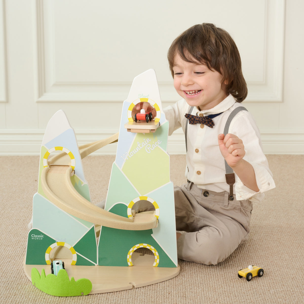 Wooden car ramp toy for toddlers from 18 months