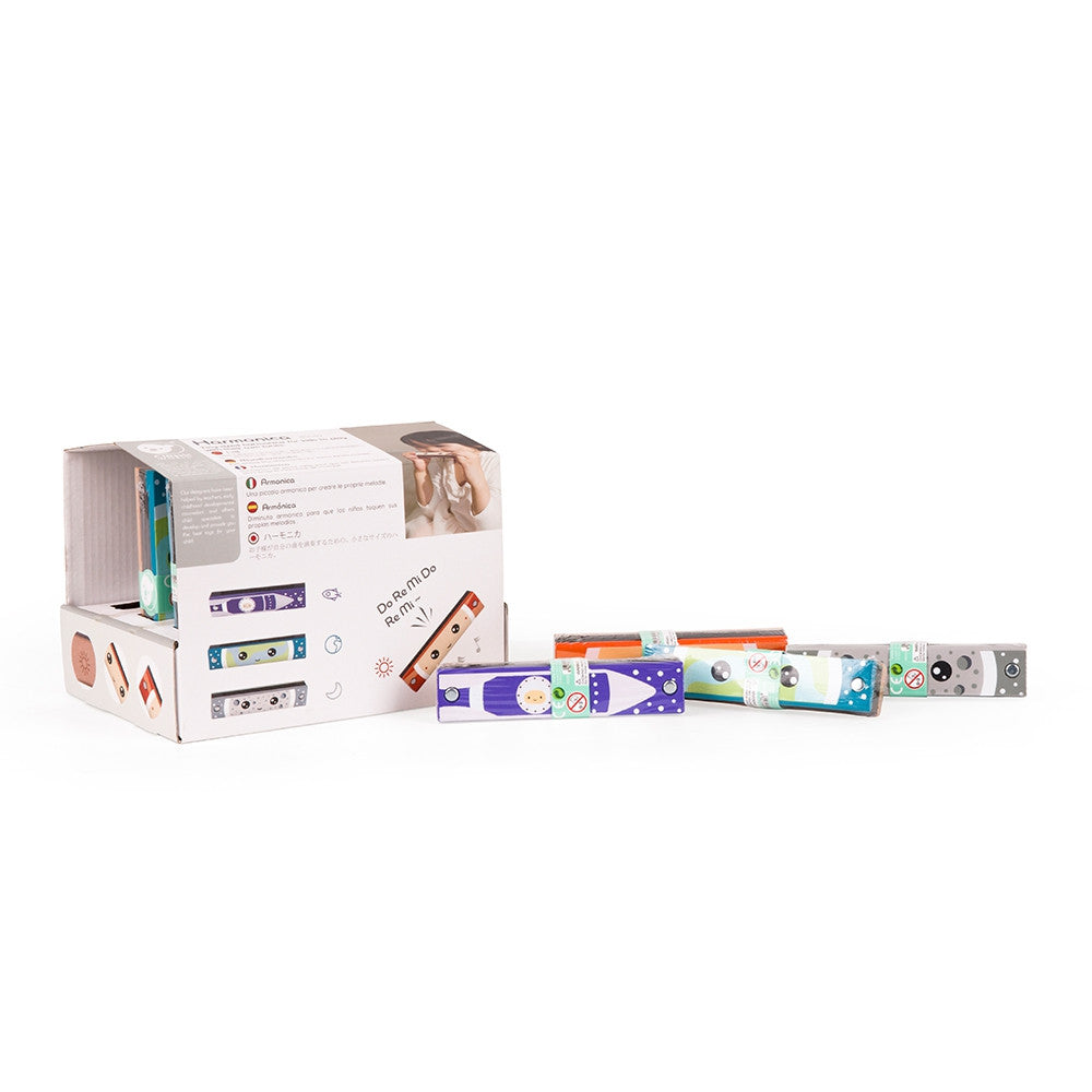 Classic World wooden harmonica – child playing