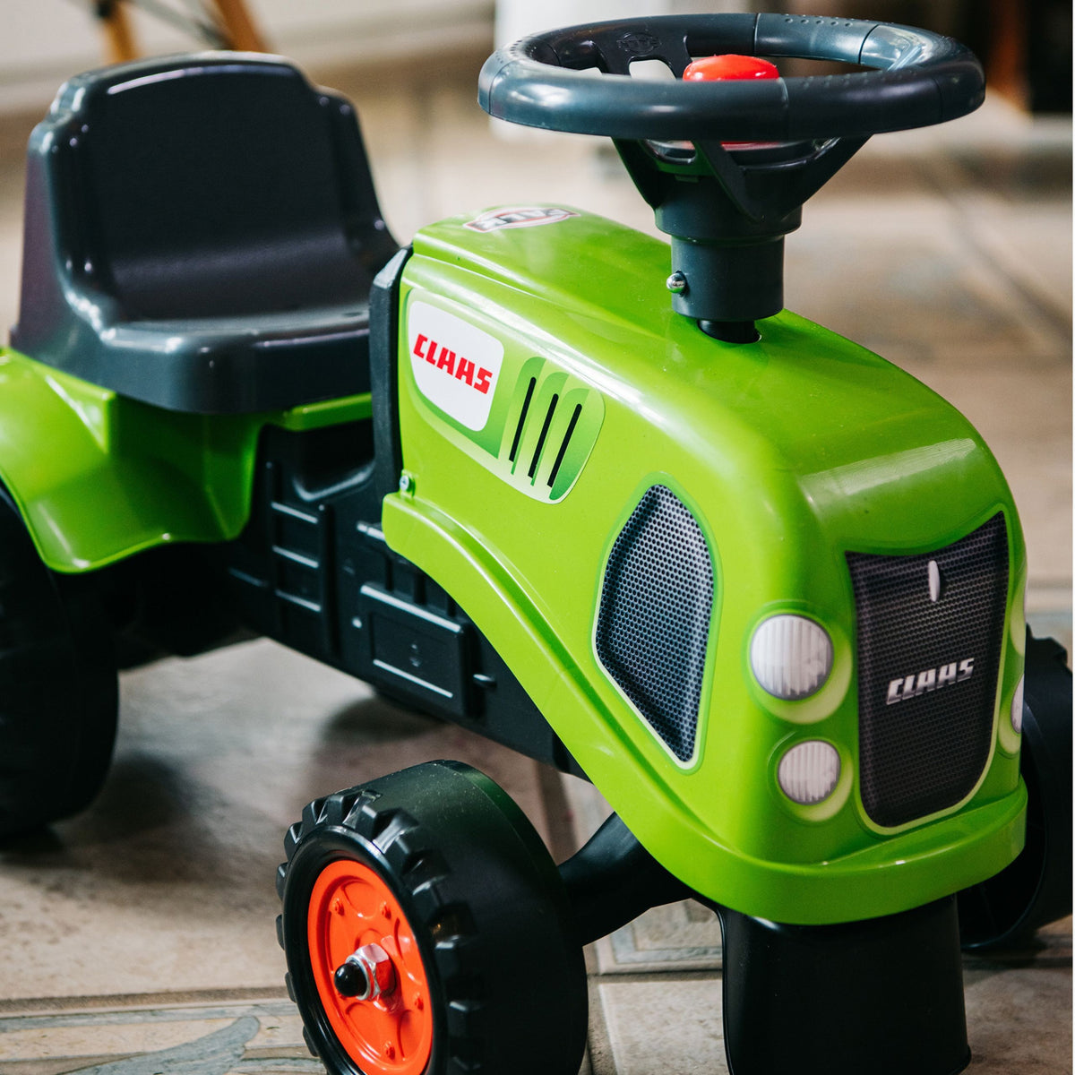 Claas ride-on tractor for kids aged 1 to 3 years