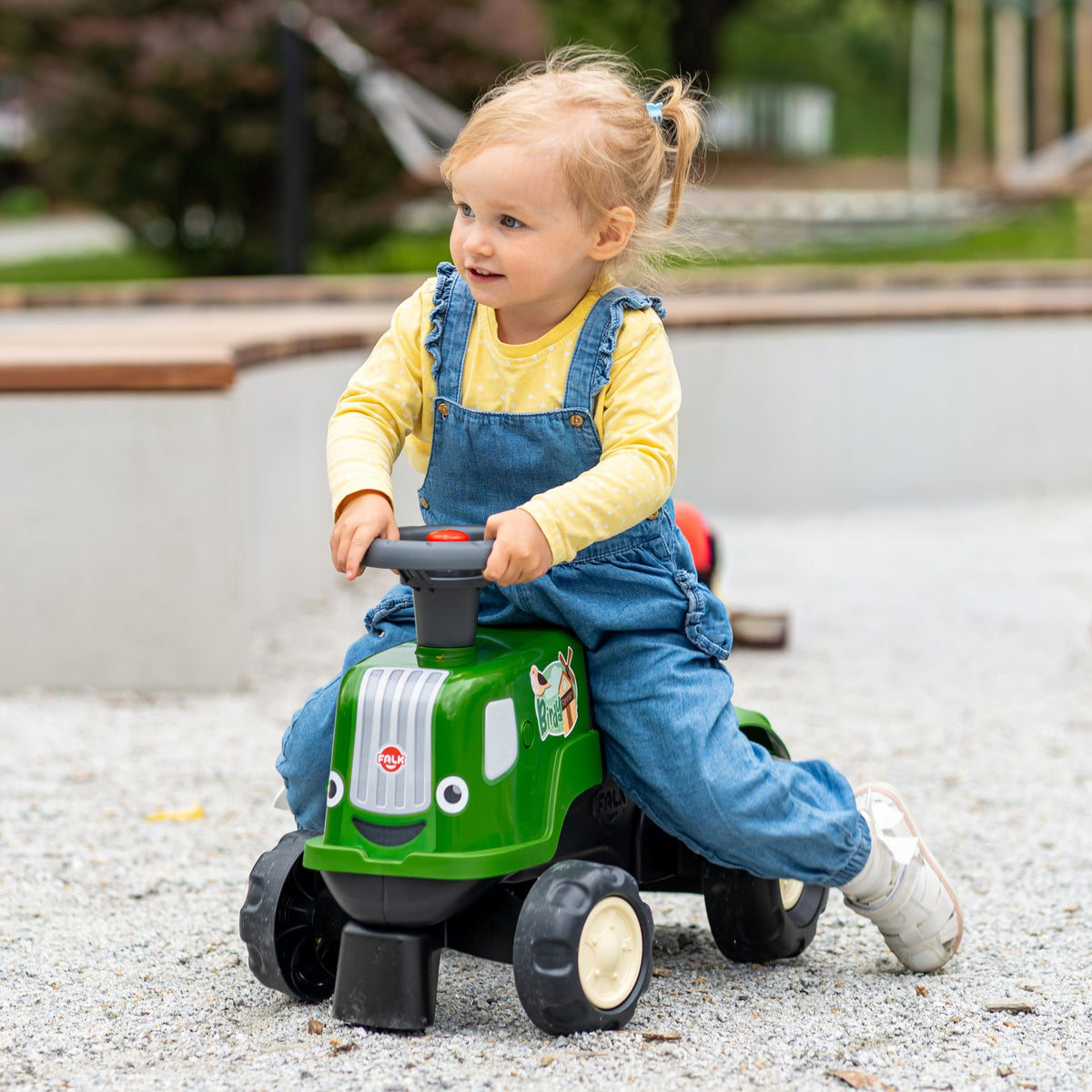 FALK Birdy Farm traktors – zaļš fermas traktors ar piekabi