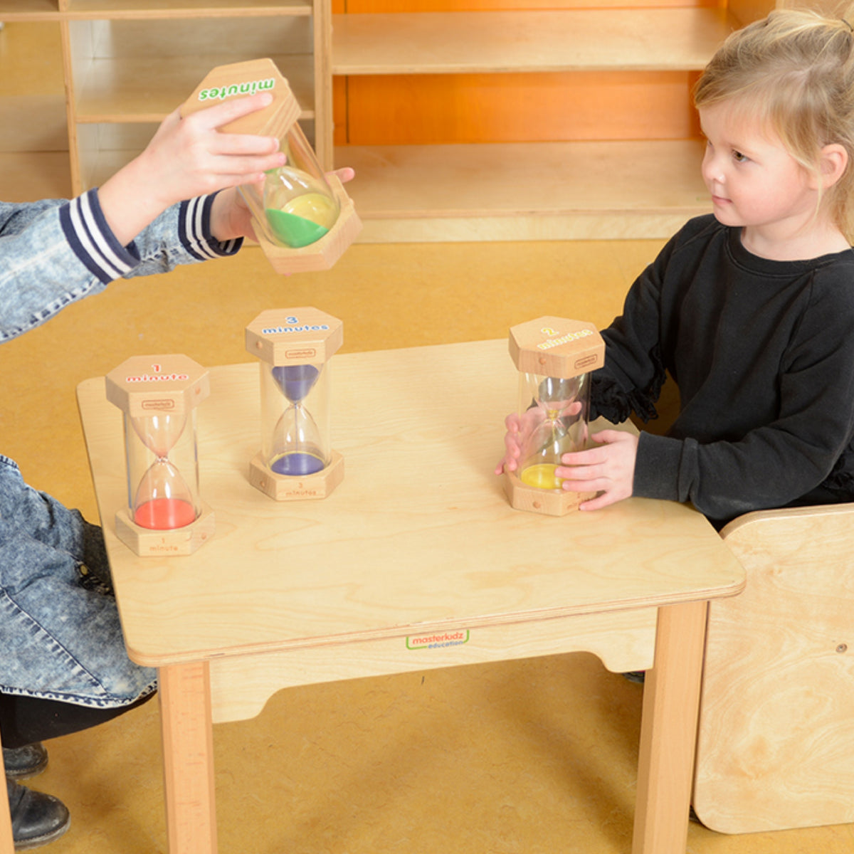 Masterkidz sand timer set – timer in use