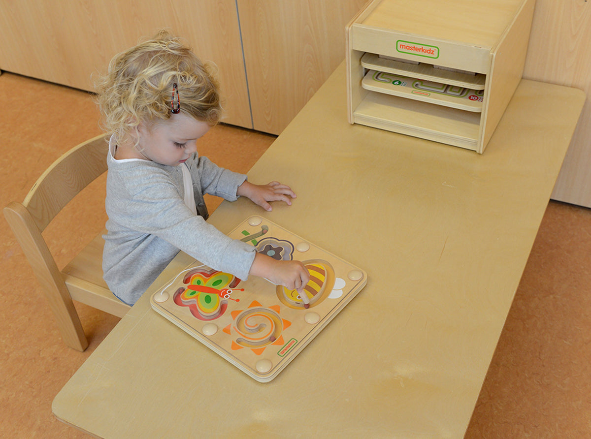 Masterkidz kukaiņu labirints – bērns vada bumbiņu