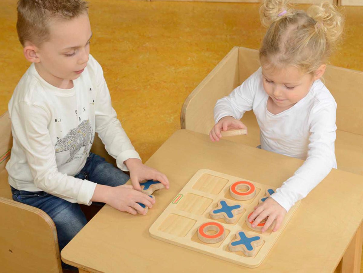 Masterkidz wooden tic-tac-toe – noughts and crosses pieces