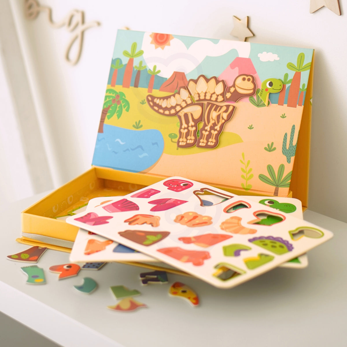 Pattern cards for the magnetic dinosaur puzzle