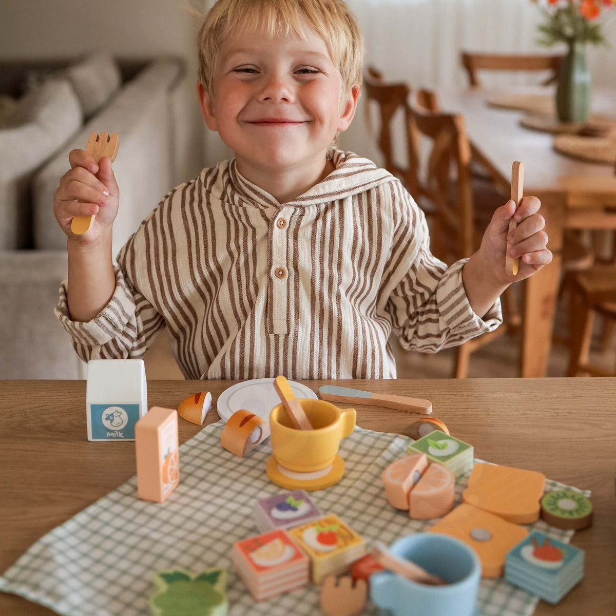 Tooky Toy koka piknika komplekts – grauzdiņi, kruasāns un augļi