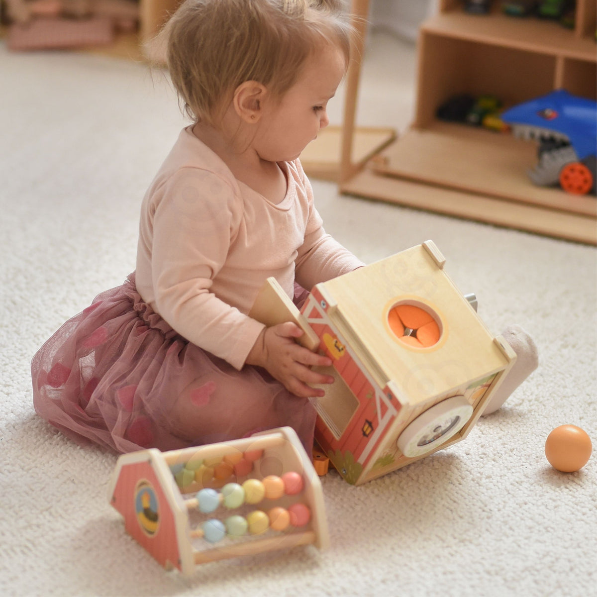Tooky Toy fermas šķūnis – dzīvnieku formu šķirotājs