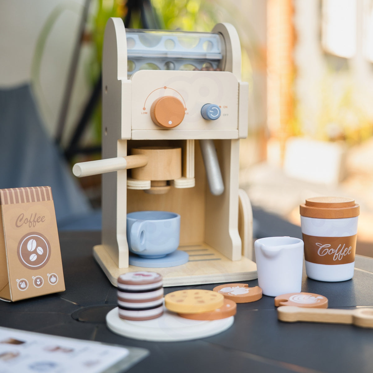 Tooky Toy wooden espresso machine – espresso machine with lever and knobs