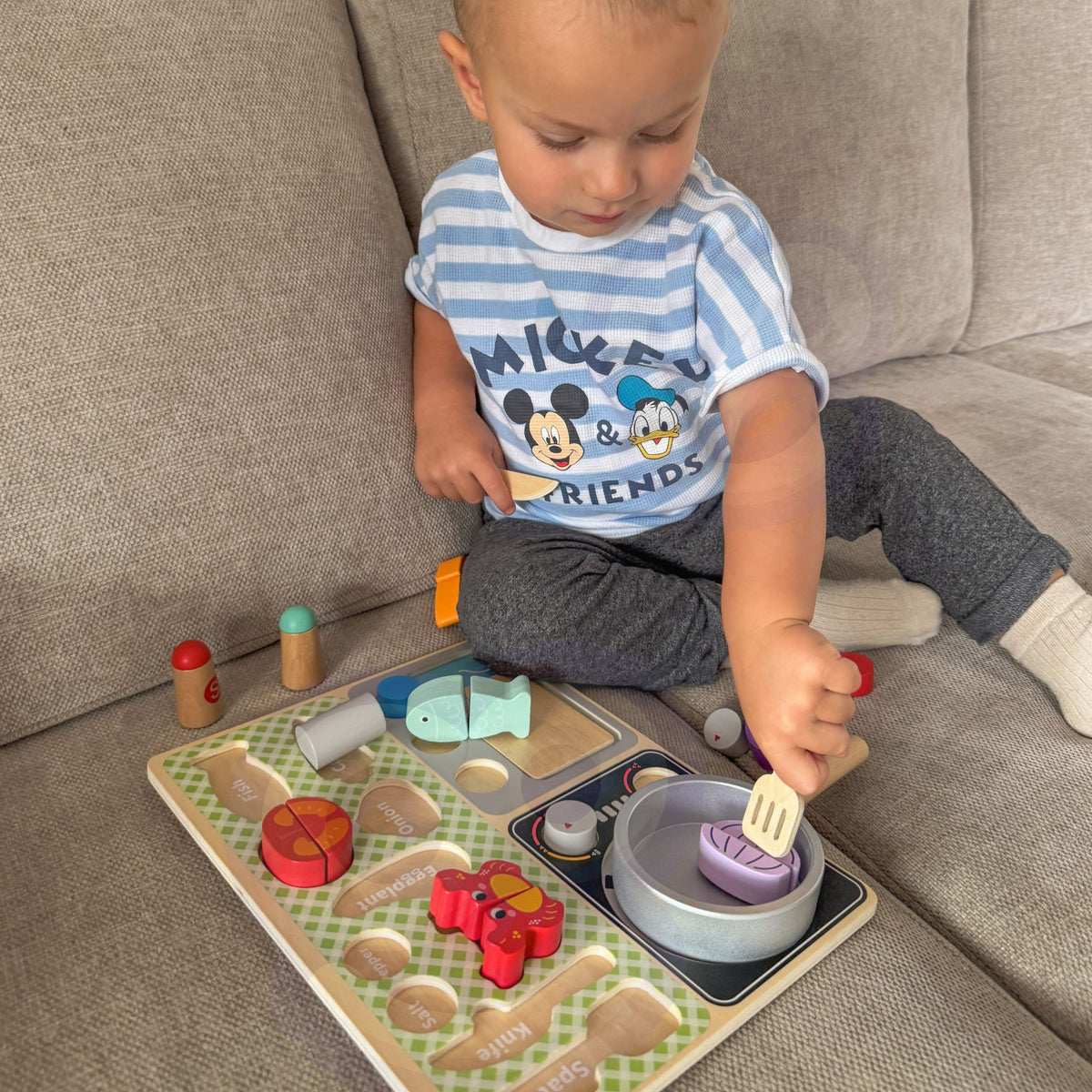 Tooky Toy mazā pavāra virtuve – izlietne ar diviem krāniem
