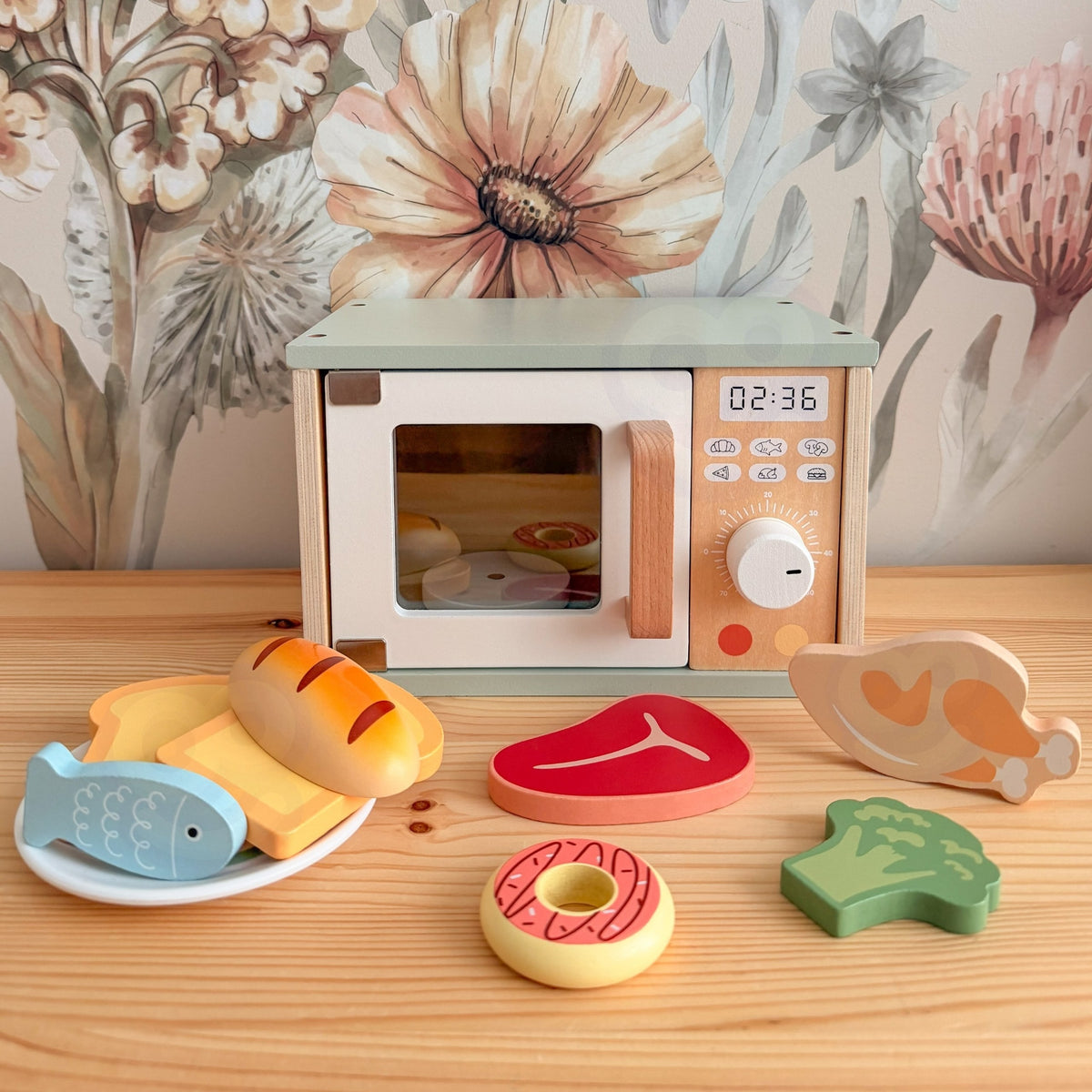 Tooky Toy koka mikroviļņu krāsns – mikroviļņu krāsns ar atveramām durtiņām