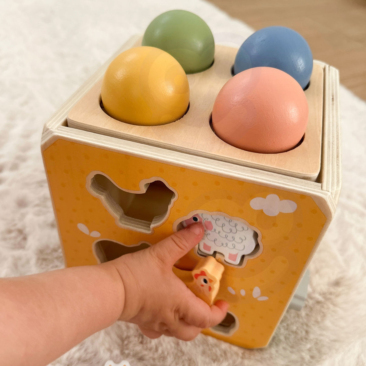 Tooky Toy 5-in-1 cube – bead maze and gears