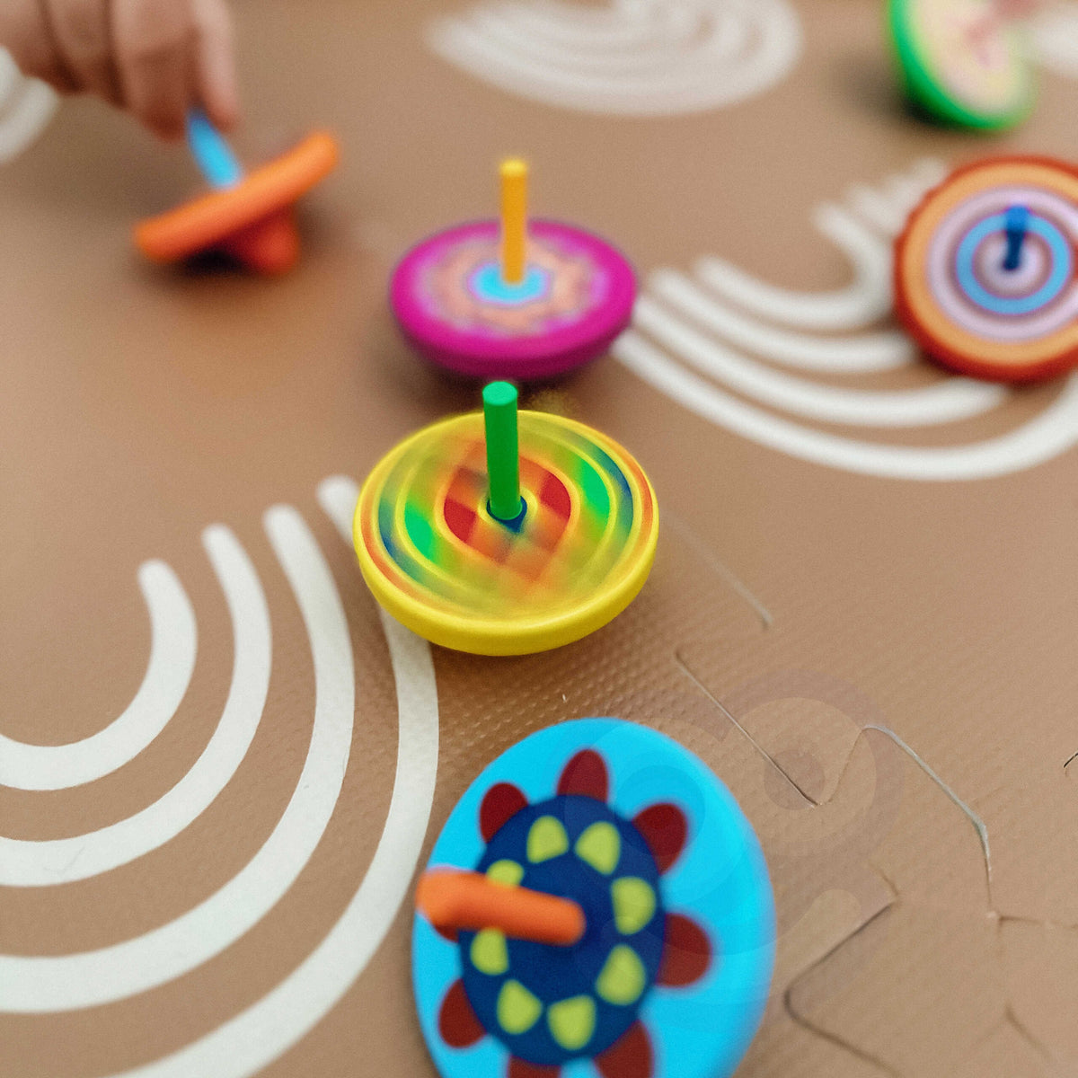Classic wooden spinning top – about 5 cm, Viga