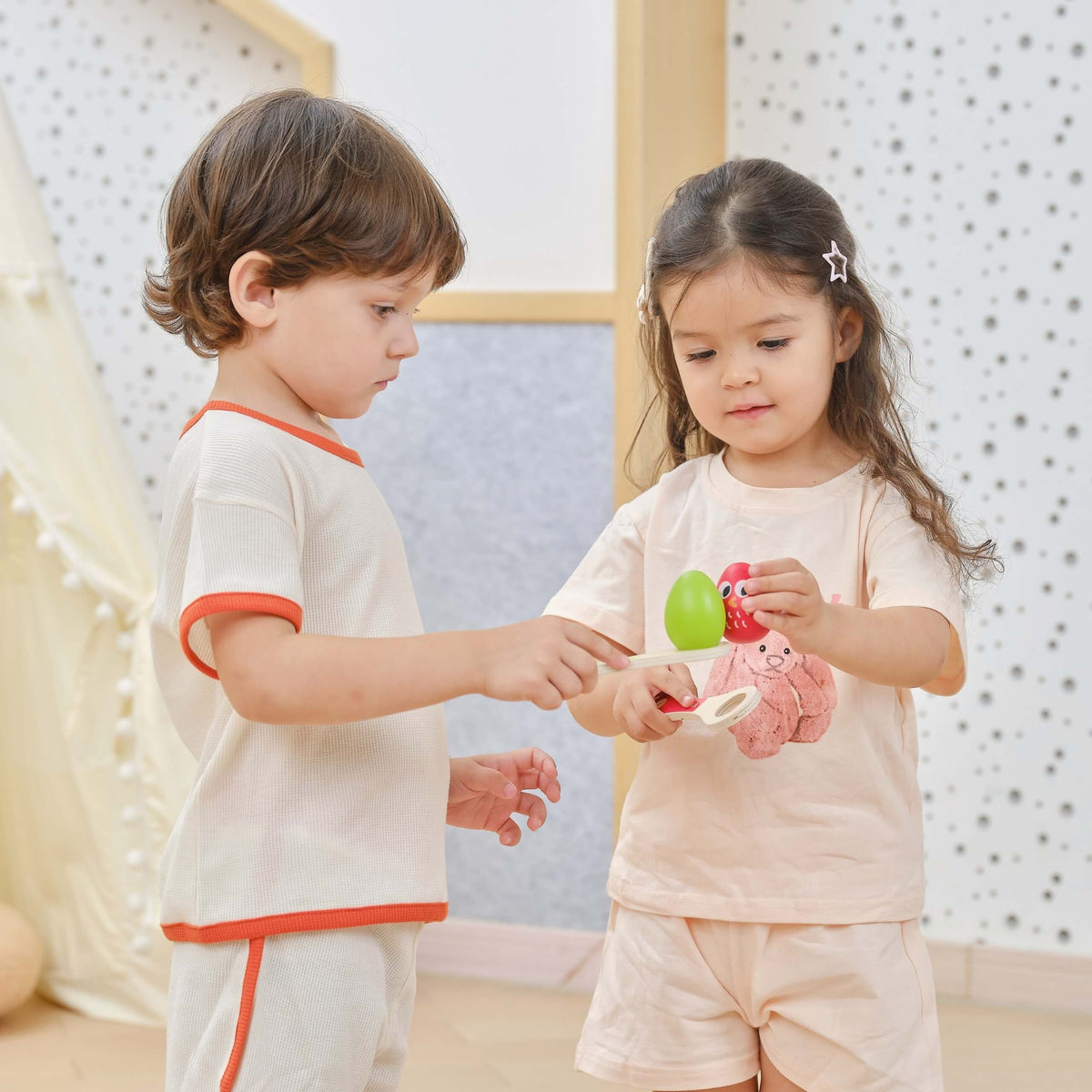 Viga egg and spoon race – two hole sizes