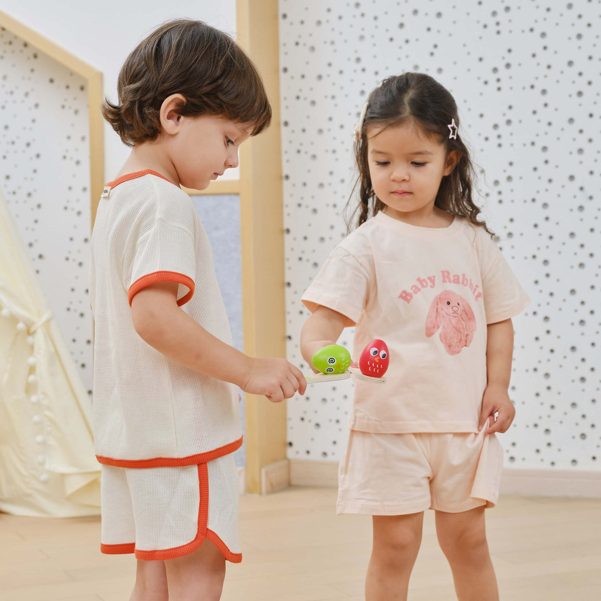 Viga egg and spoon race – children racing