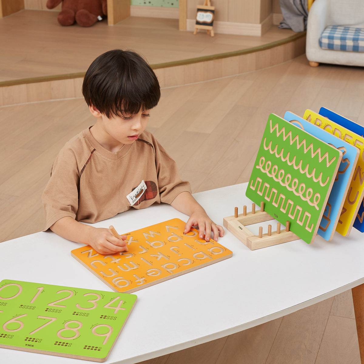 Viga capital letters board – wooden pen for kids