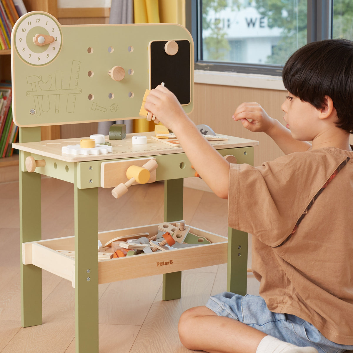 Viga PolarB handyman workbench – clock with hands