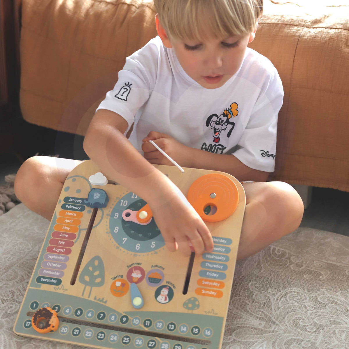Viga PolarB calendar and clock – clock with hands