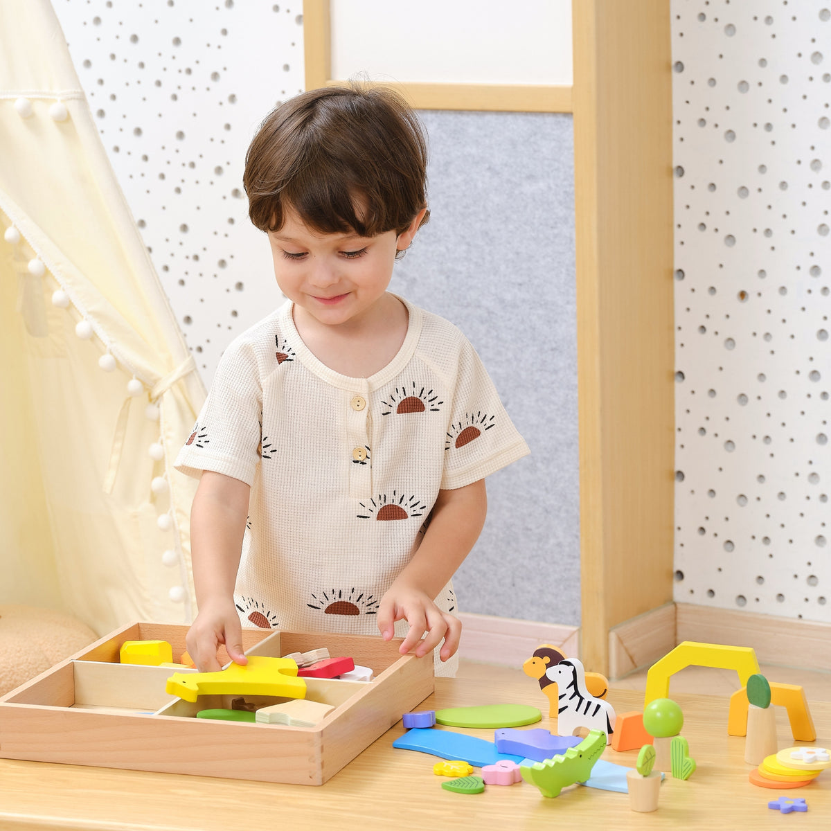 Viga Tropical Stories blocks – child building a scene