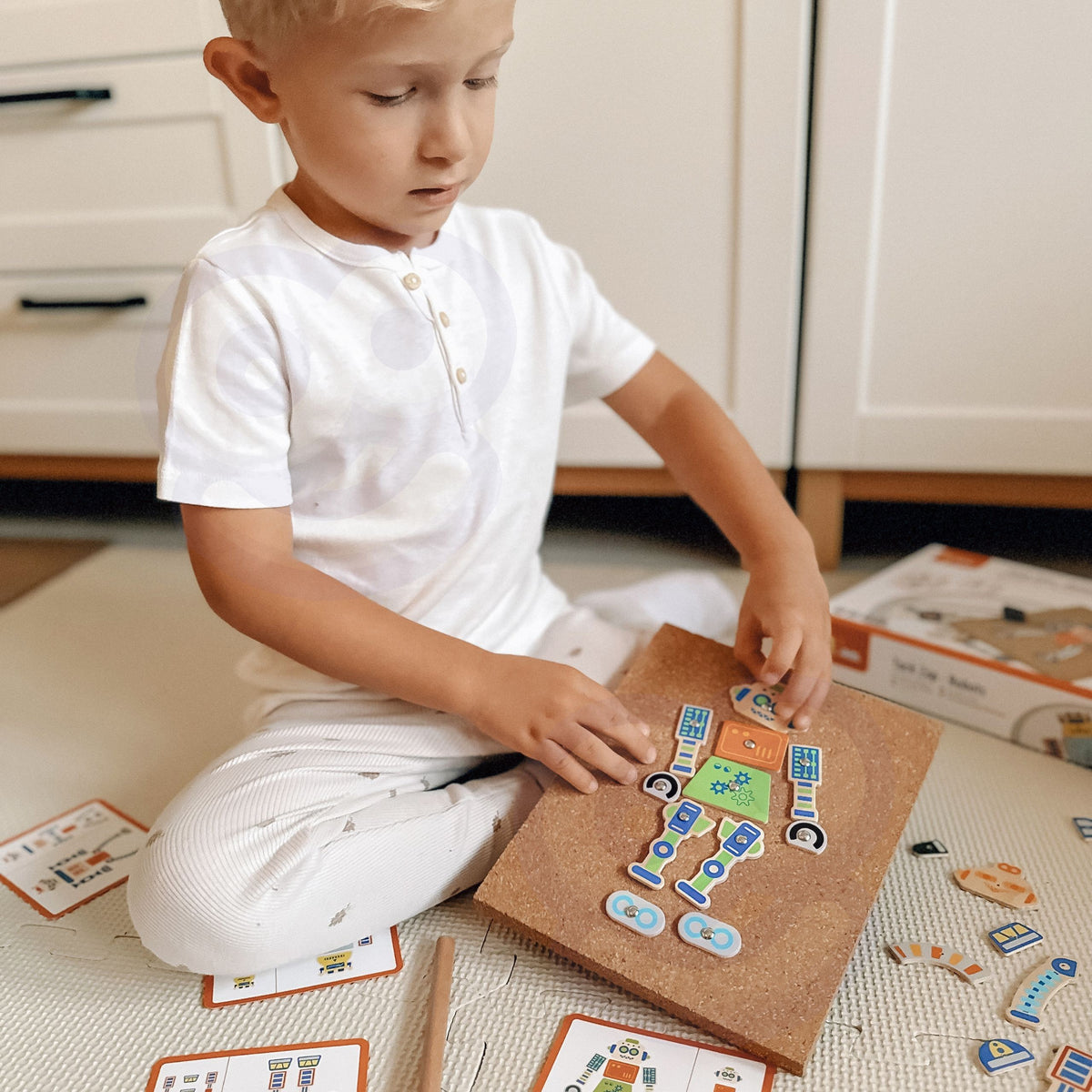 Montessori naglošanas spēle bērniem no 3 gadiem