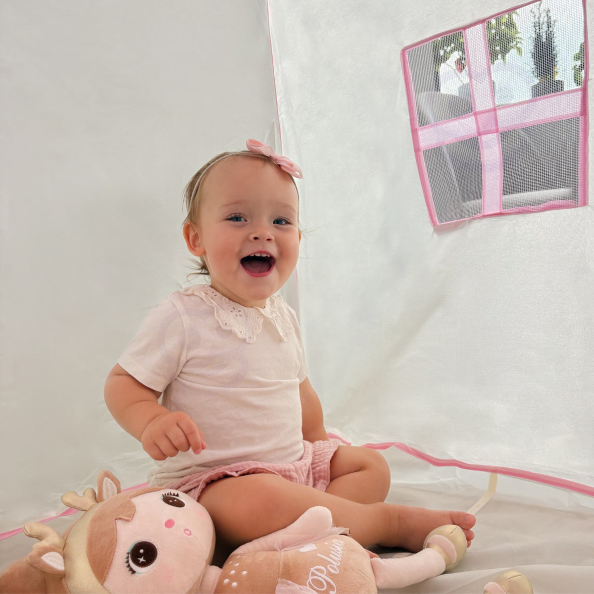 Woopie XXL play tent – cosy interior with floor