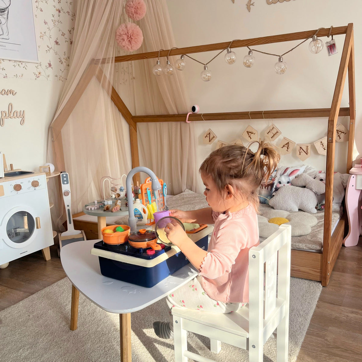 Woopie 2-in-1 rotaļu izlietne – rotaļu ēdieni un trauku mazgāšanas piederumi