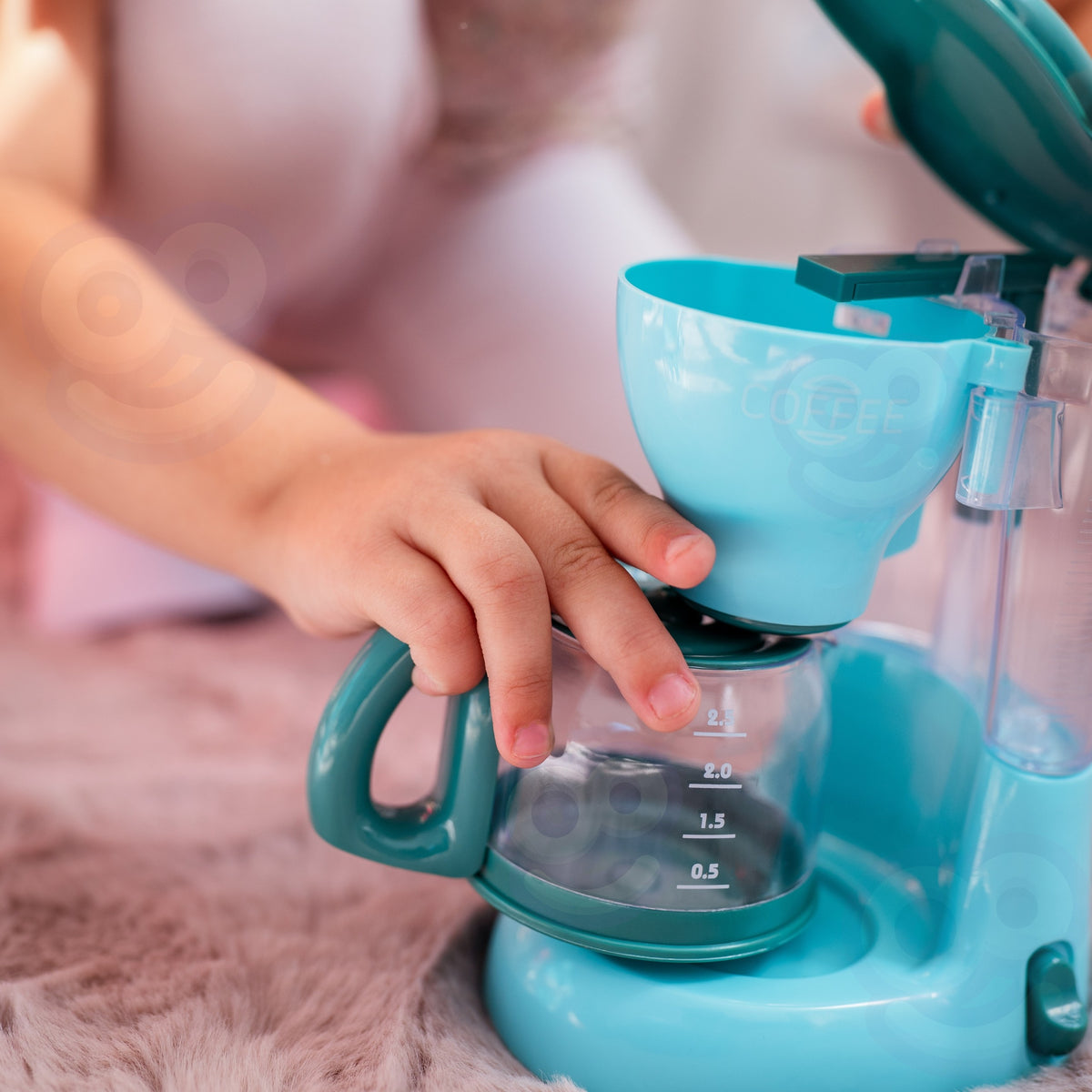 Pastel toy appliances – hand mixer with base and bowl