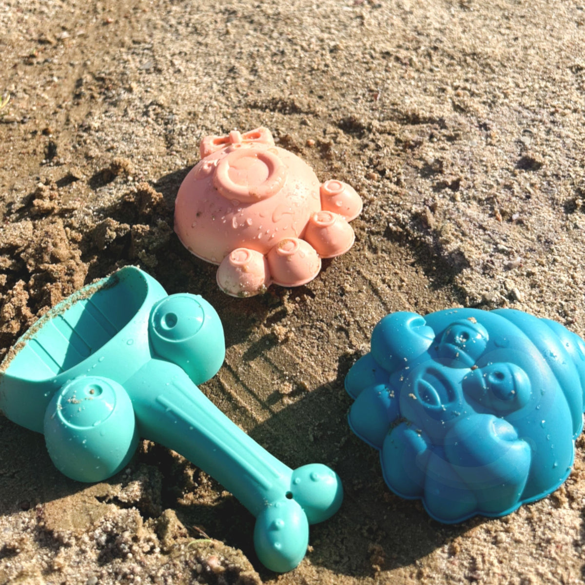 Woopie cow suitcase 3 in 1 – water mill in the pool