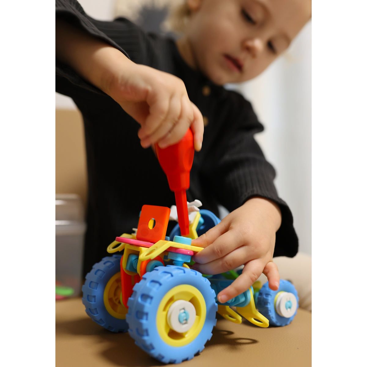 STEM vehicle set – build a tractor, excavator or crane