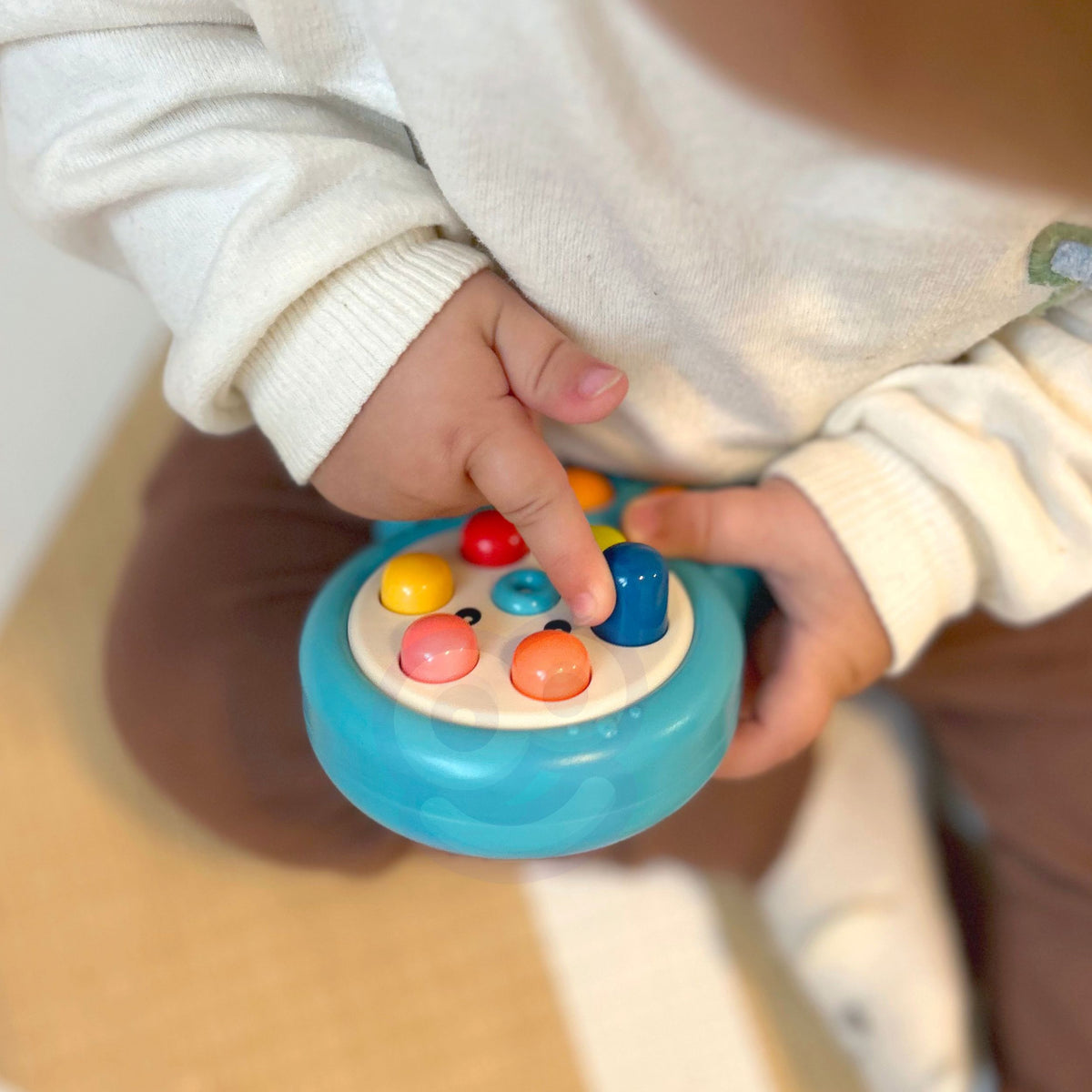 Octopus toy – three soft pop-up mole buttons