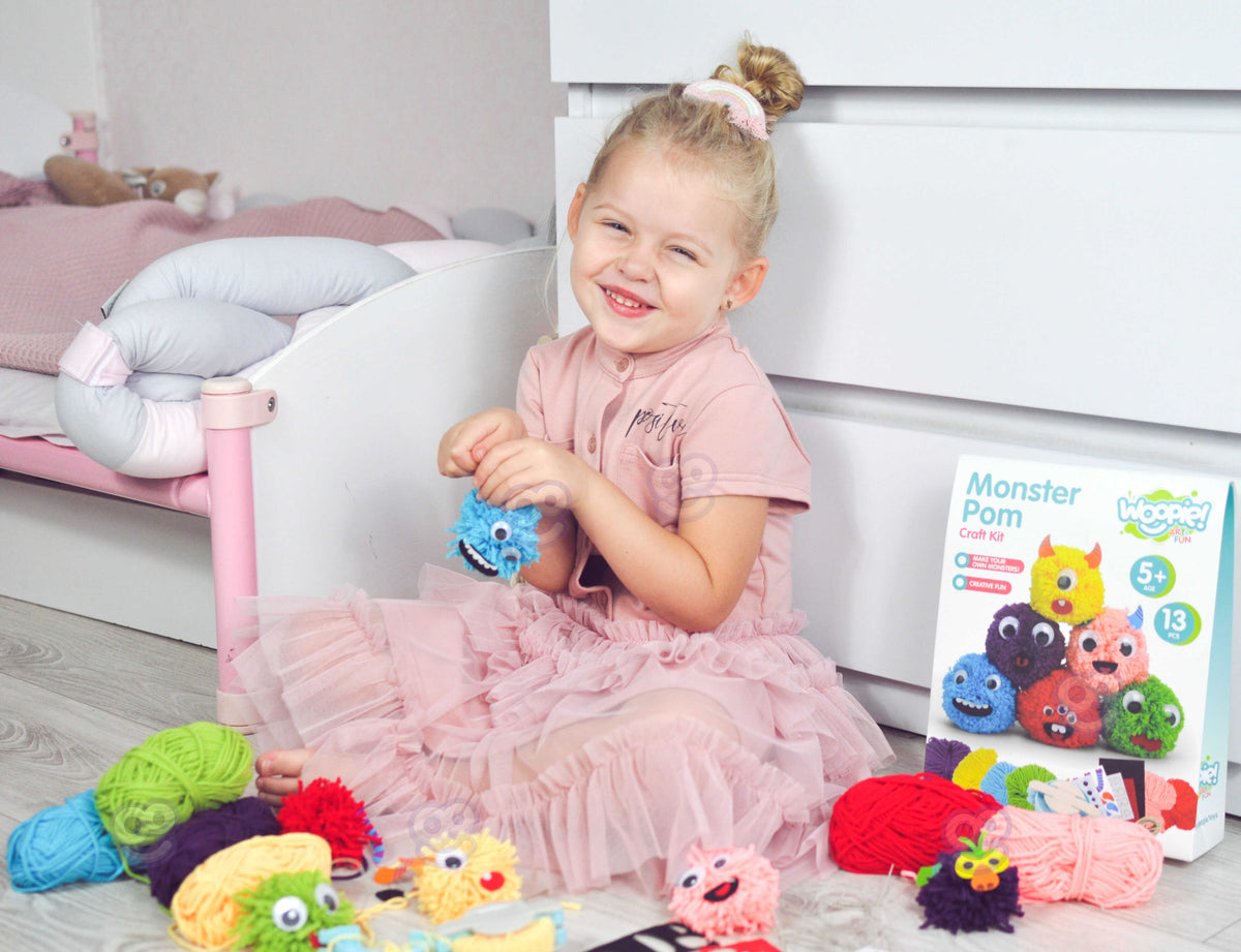 Making a fluffy pom-pom monster step by step