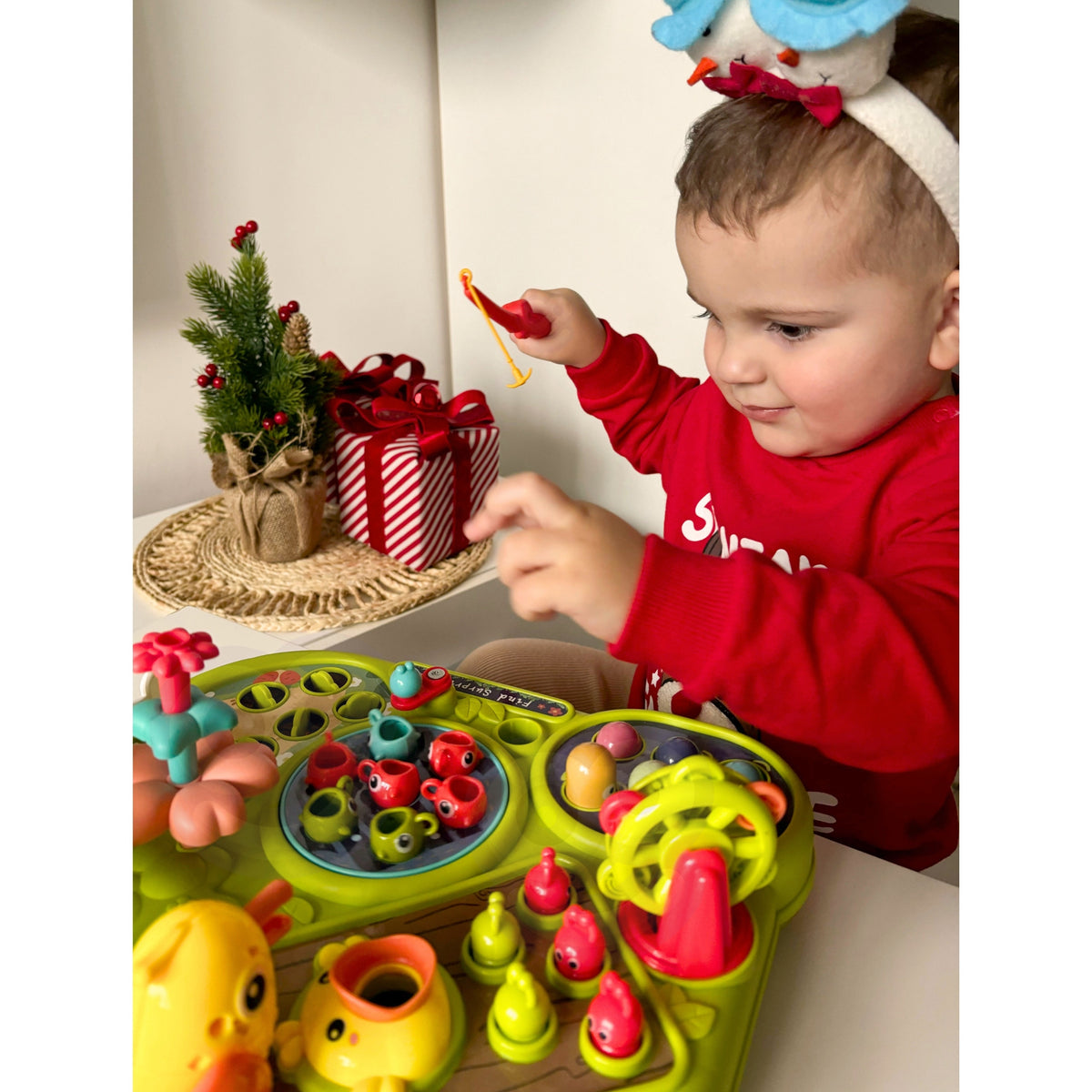 8-in-1 activity table – fishing game and worm hideout