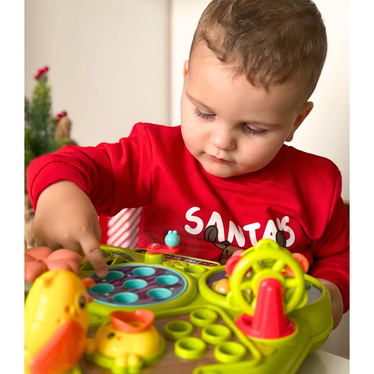 8-in-1 activity table – pull the carrots and feed the chick
