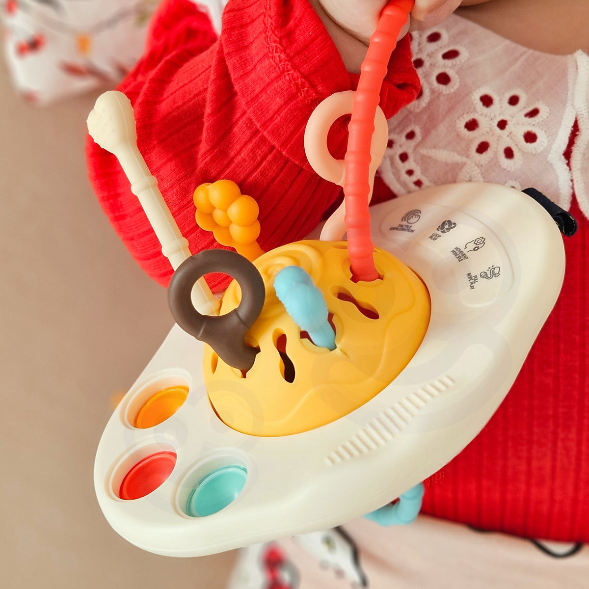 Sensory UFO toy – BPA-free teether that is easy to clean