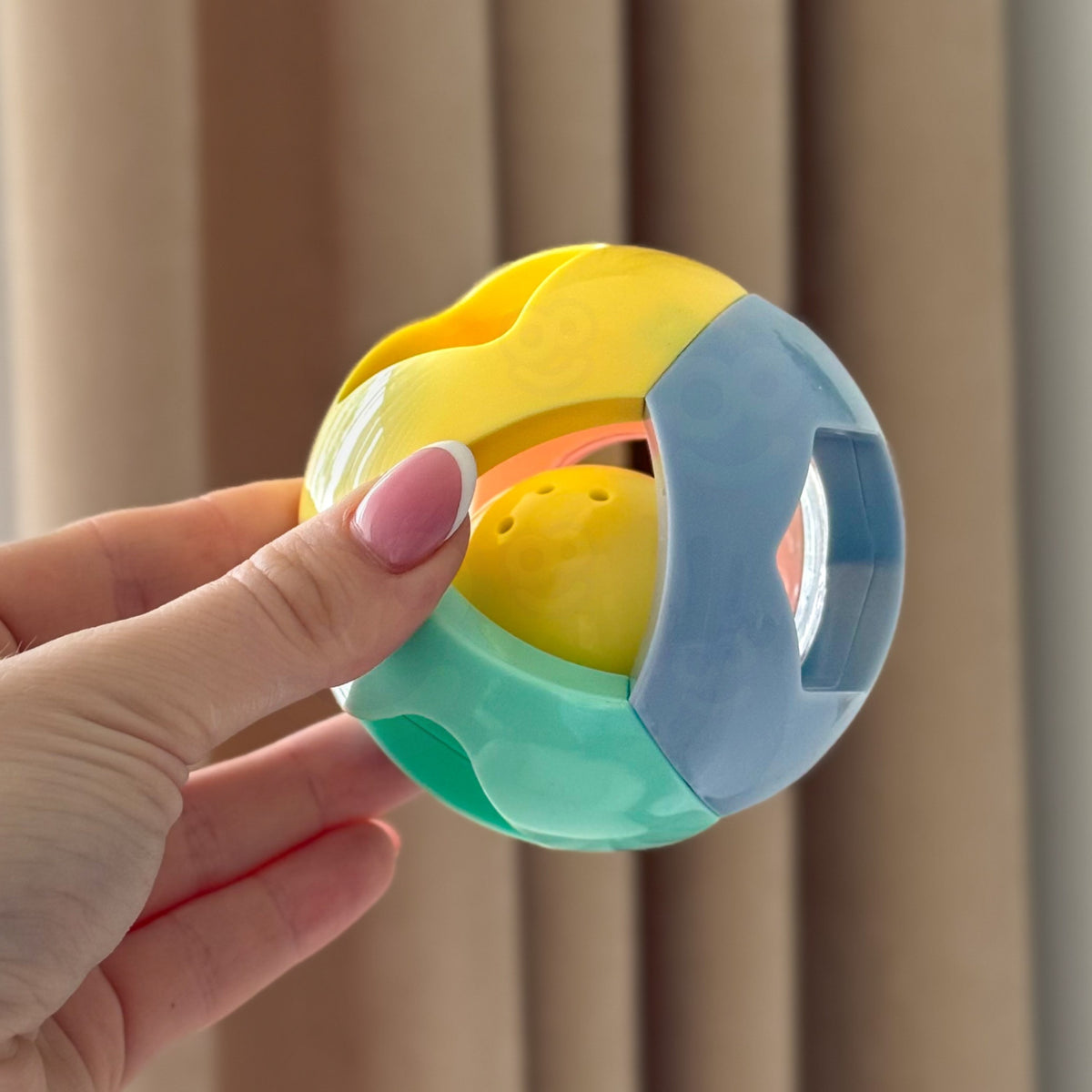Woopie Baby rattle ball – rubber grips for kids