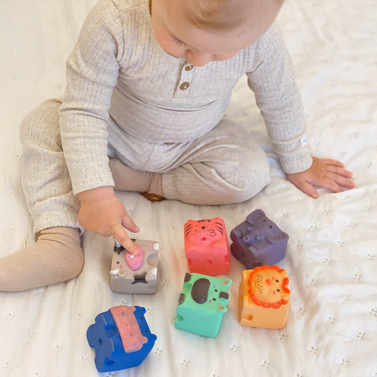 Woopie Baby sensory animal blocks – blocks stacked