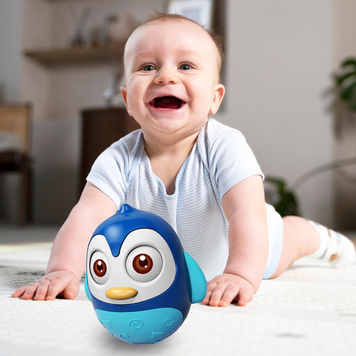 Woopie Baby wobbly penguin – penguin side view