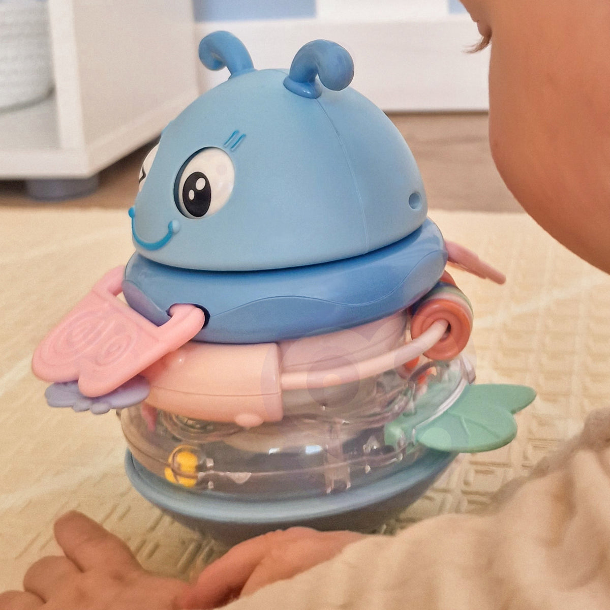 Woopie Baby musical bee tumbler – moving eyes