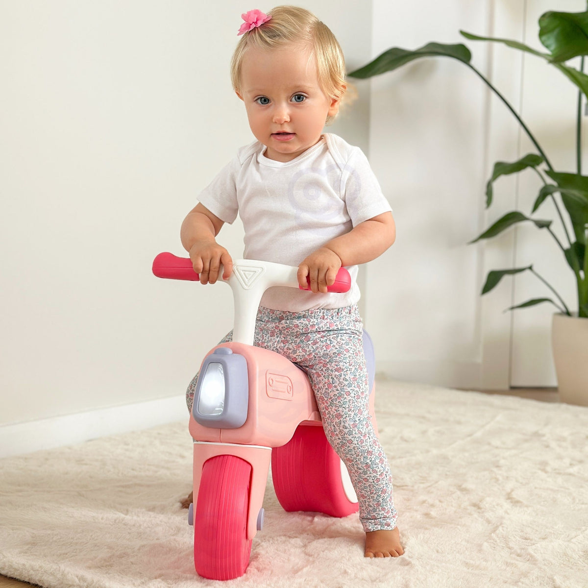 Woopie pink ride-on balance bike – wide stable wheels