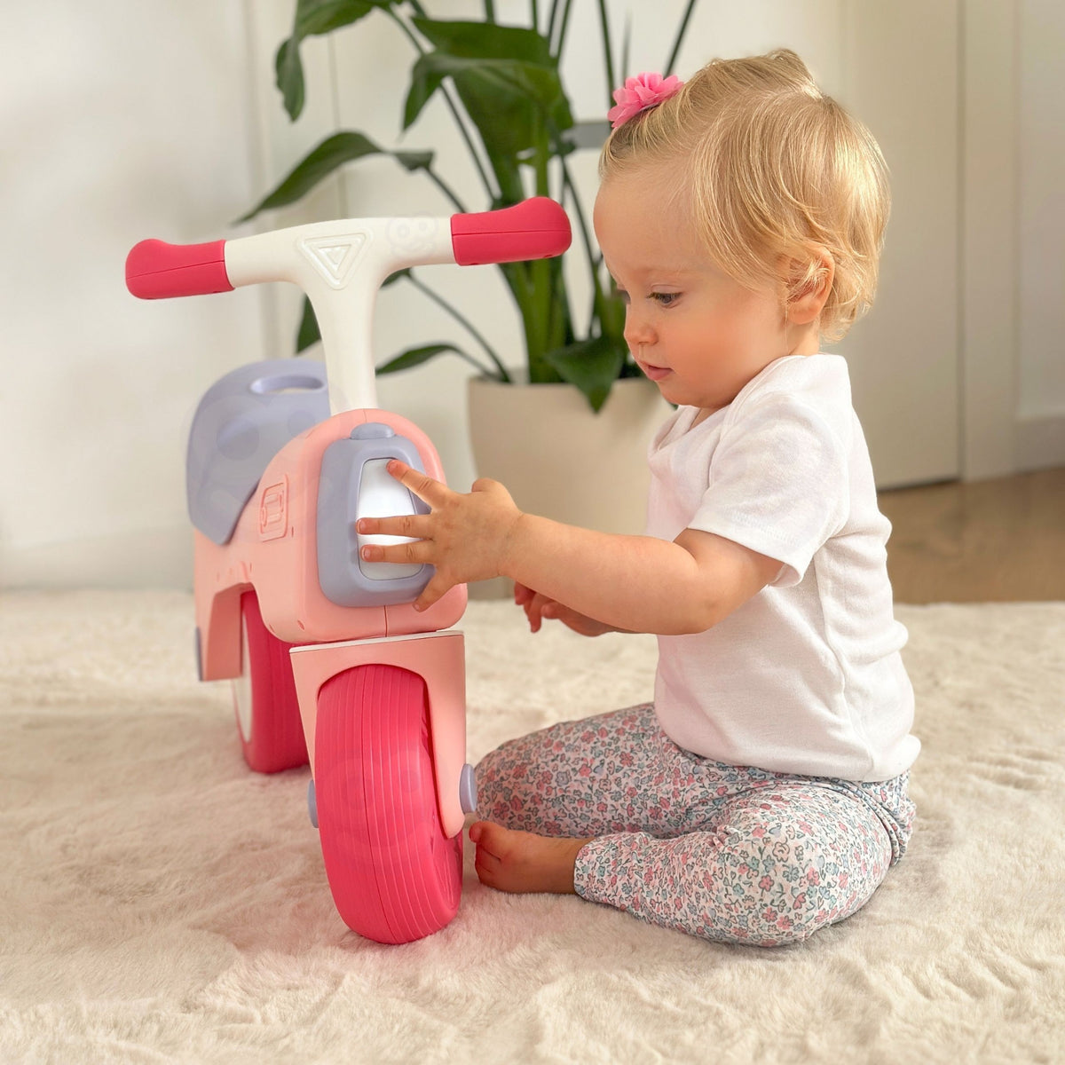 Woopie pink ride-on balance bike – contoured saddle and grips