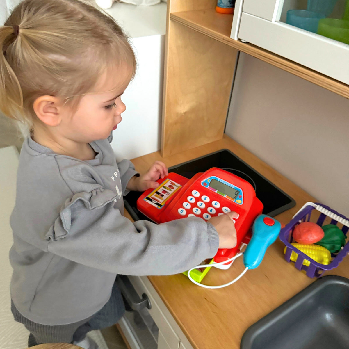 Woopie cash register with basket – calculator and drawer