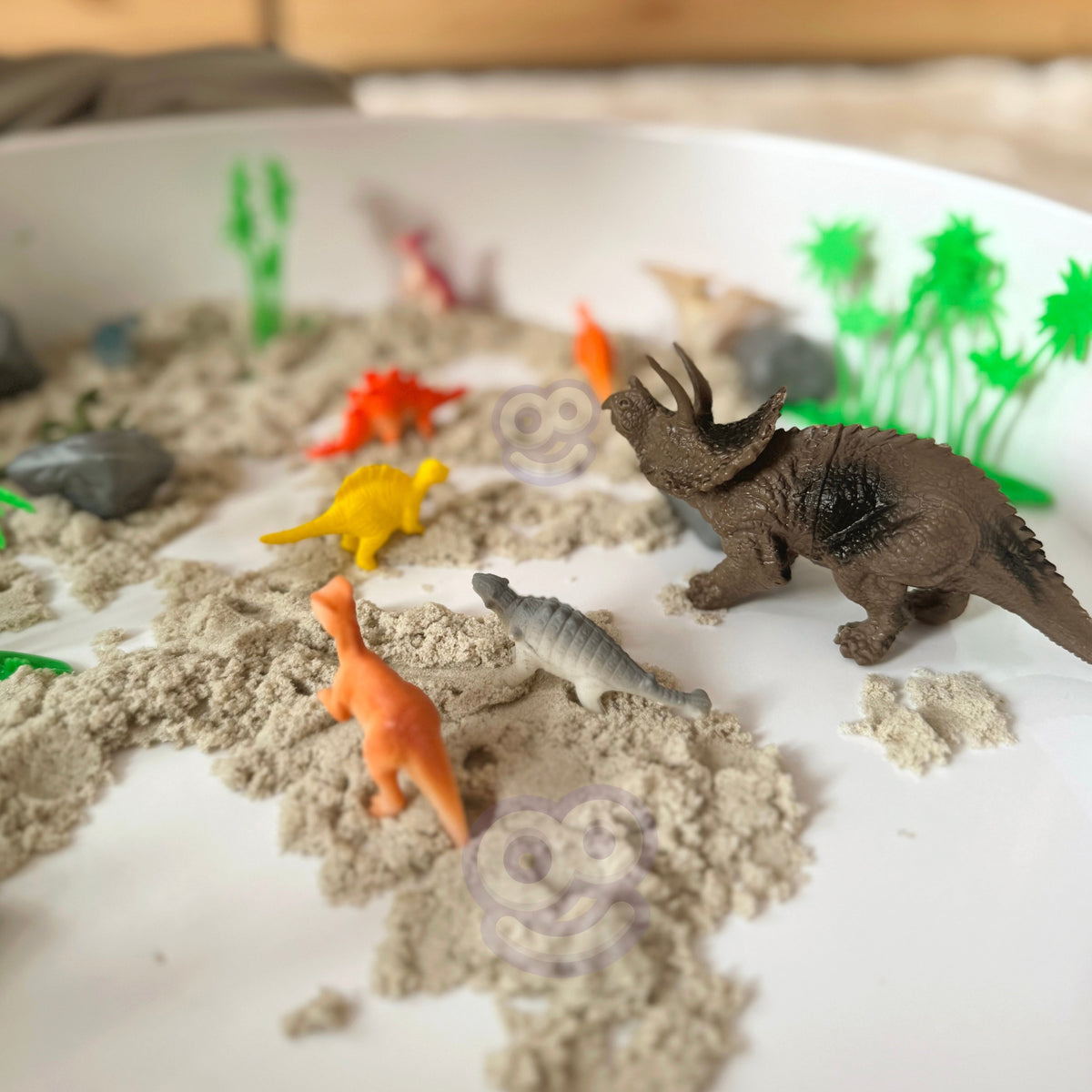 Dinosaur figures – trees, palms and rocks for scenes