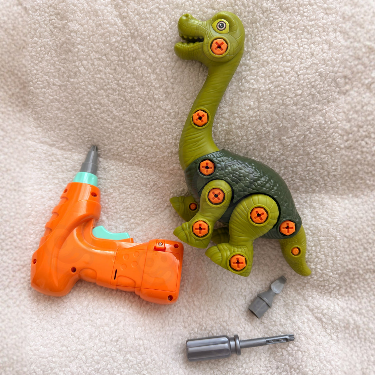 Woopie saskrūvējams dinozaurs – salikts brahiozaurs
