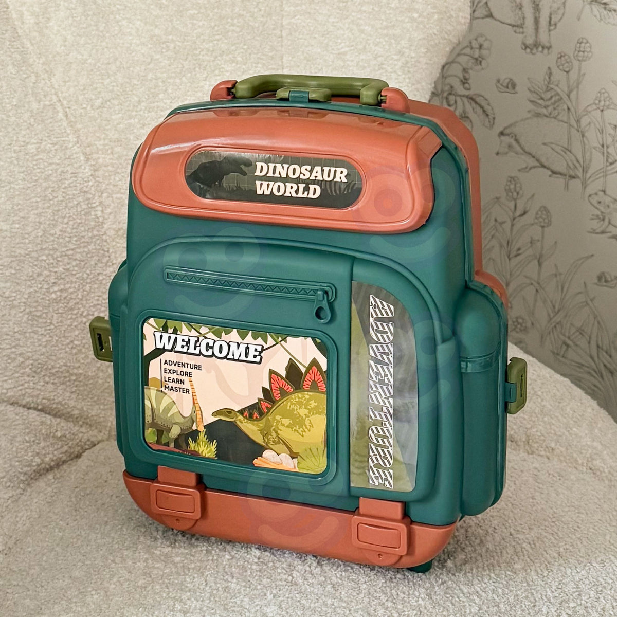 Dinosaur World carry case closed with handle