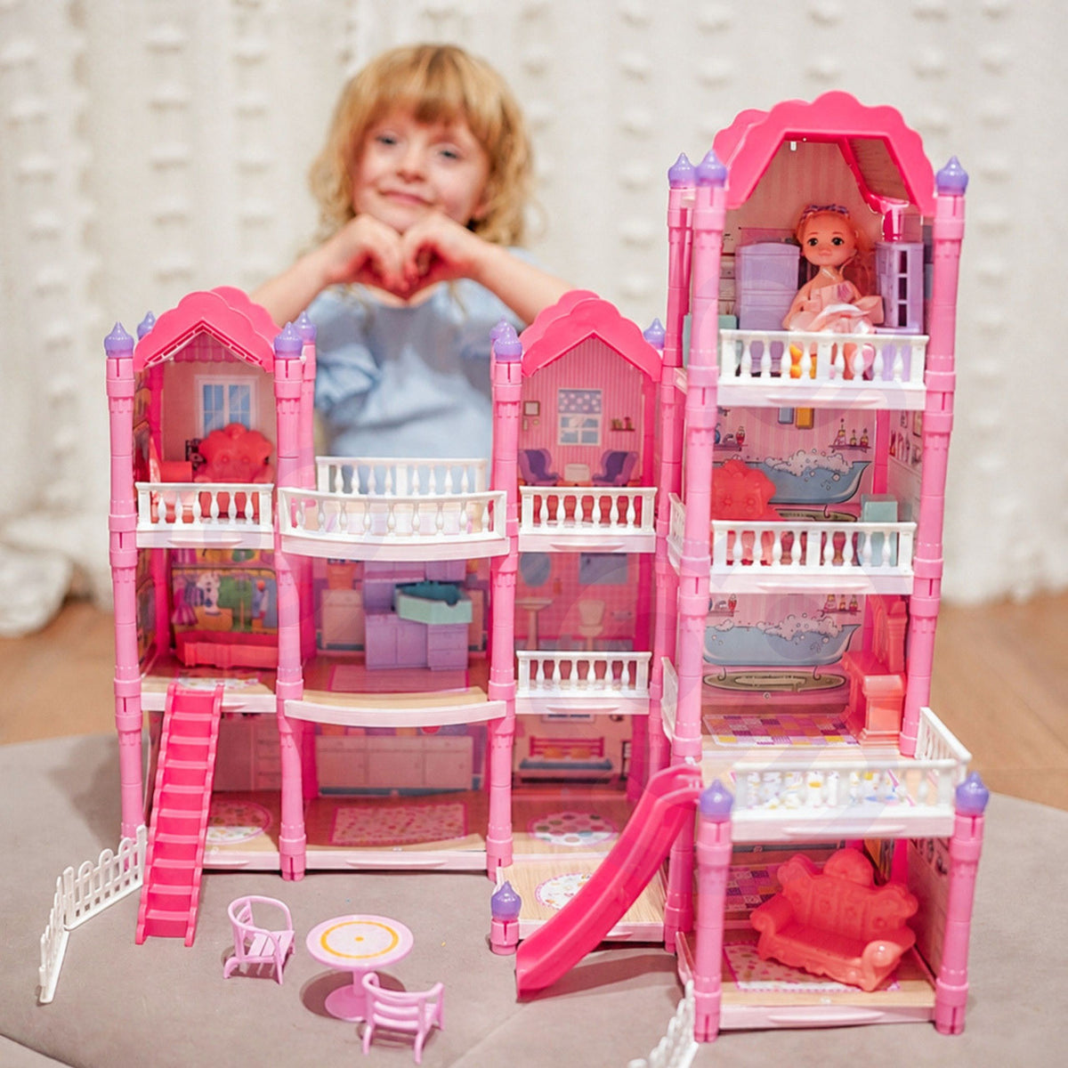 Woopie three-storey dollhouse – pink roof and three floors
